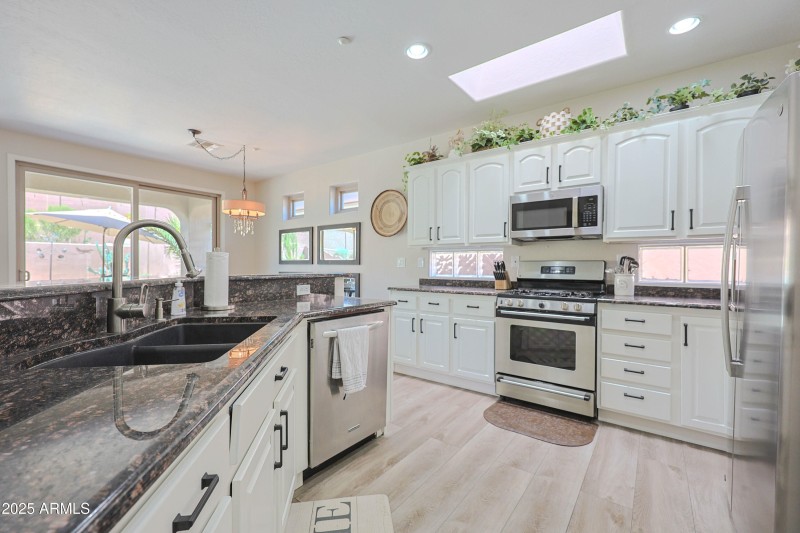 2462 W TURTLE HILL DR