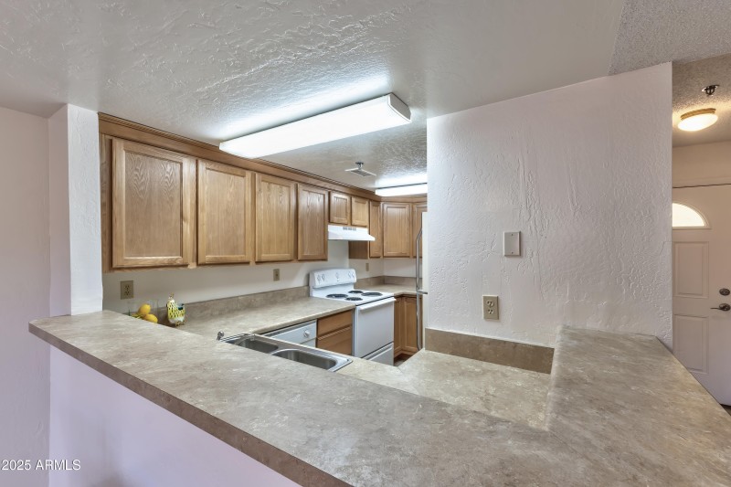 Barzona Interior - 06