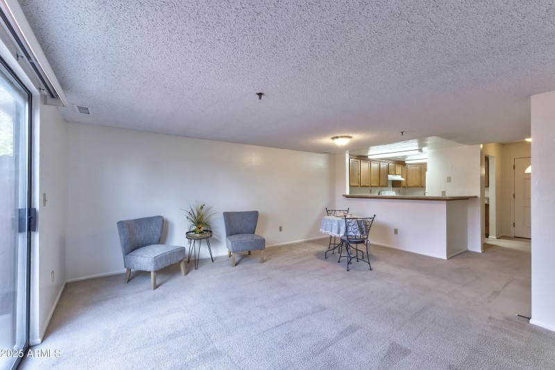 Barzona Interior - 09