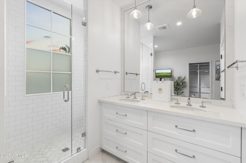 063_Primary Bathroom