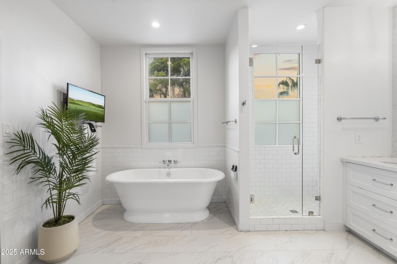 061_Primary Bathroom