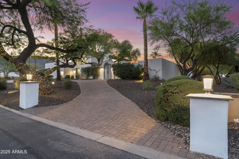 013_Circular Driveway