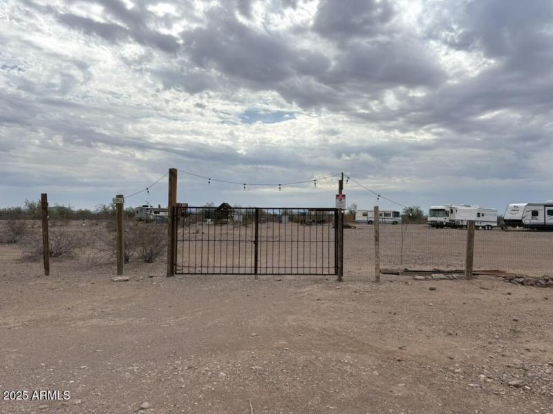 CEB79F50-63AE-4A91-8FDE-3AF2BB88484A_1_1