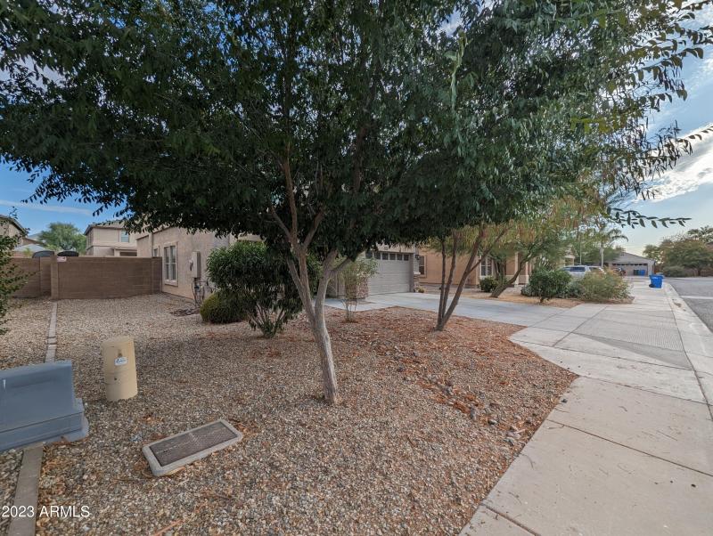 3215 W SAINT ANNE AVE