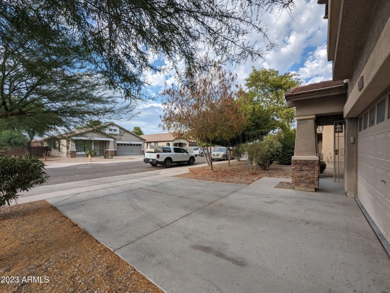 3215 W SAINT ANNE AVE