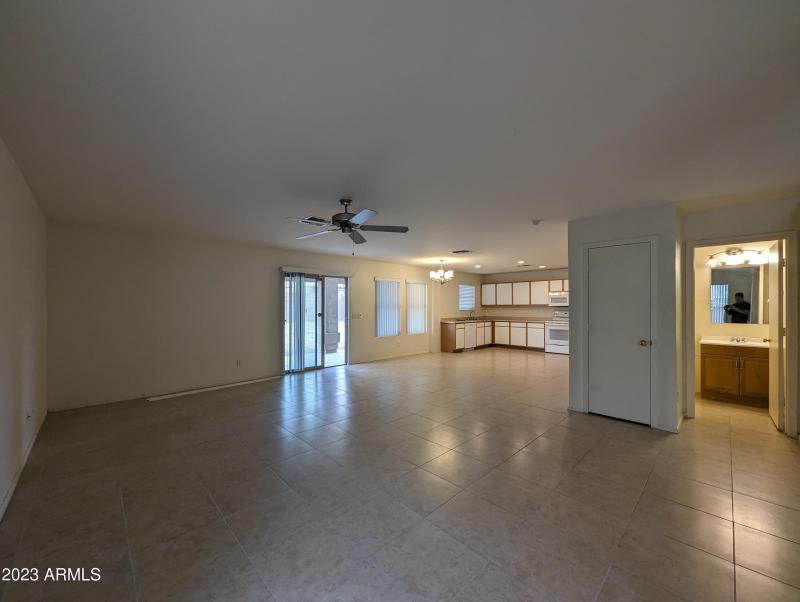 3215 W SAINT ANNE AVE