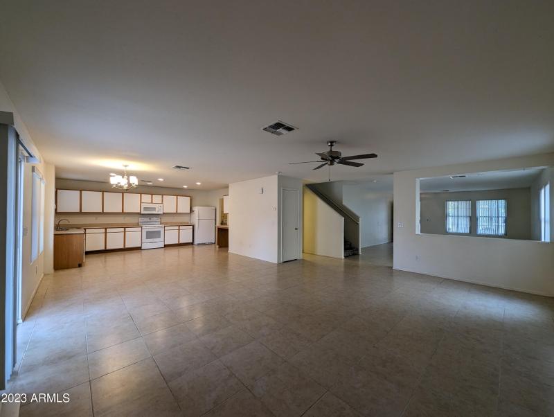 3215 W SAINT ANNE AVE