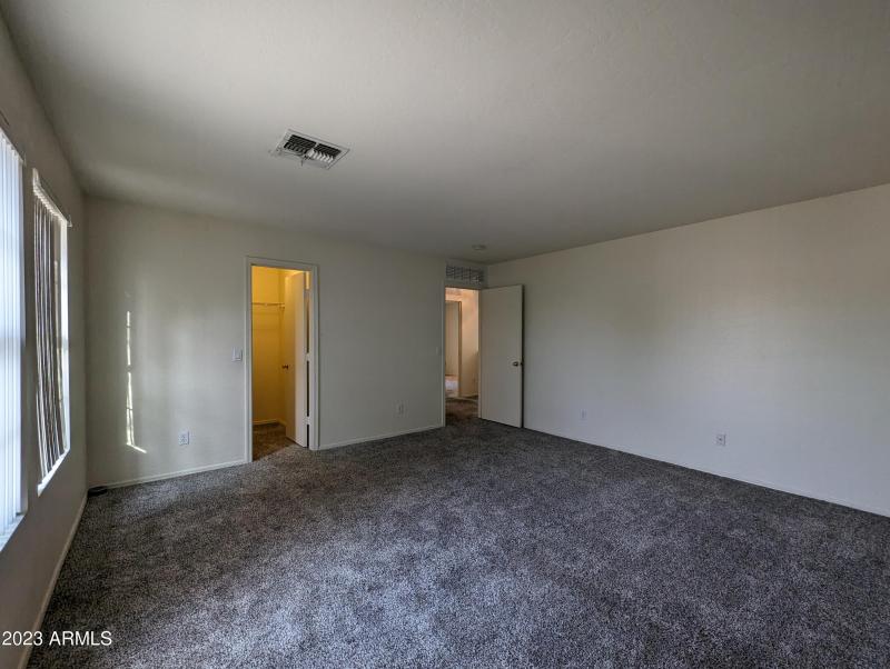 3215 W SAINT ANNE AVE