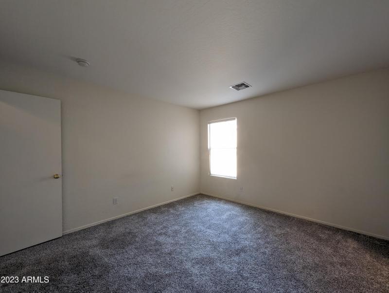 3215 W SAINT ANNE AVE