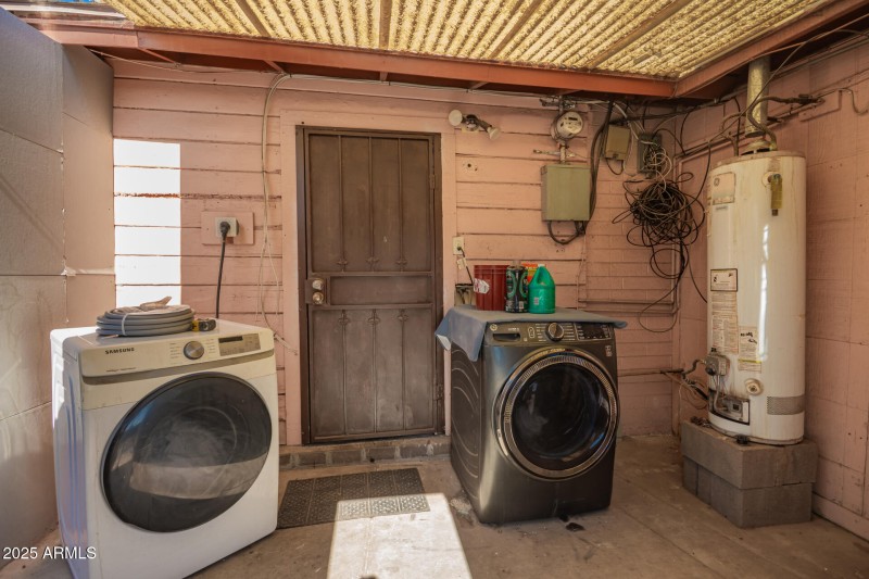 outside washer dryer