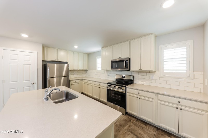 009-photo-kitchen-14372510