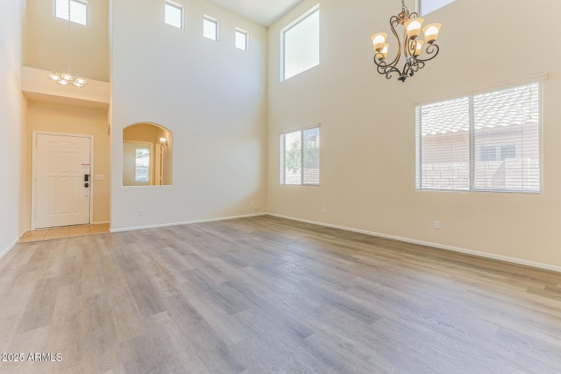 004-photo-dining-room-13128031