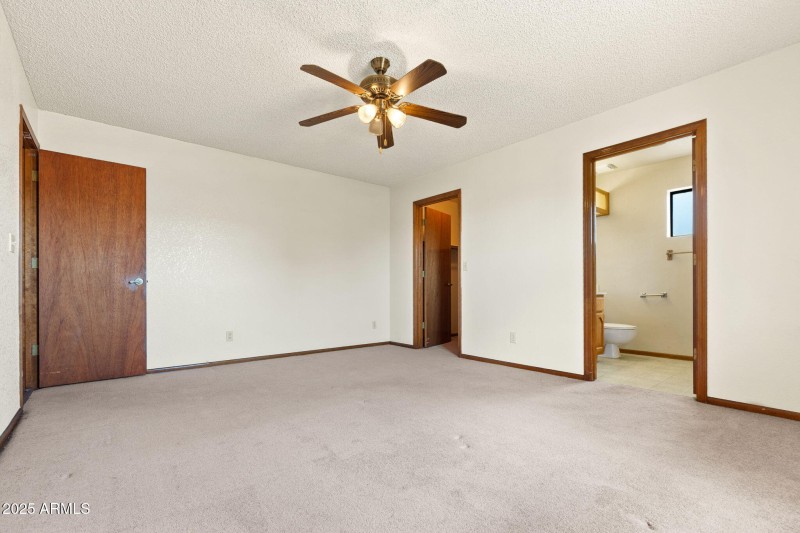 20_Primary Bedroom 02