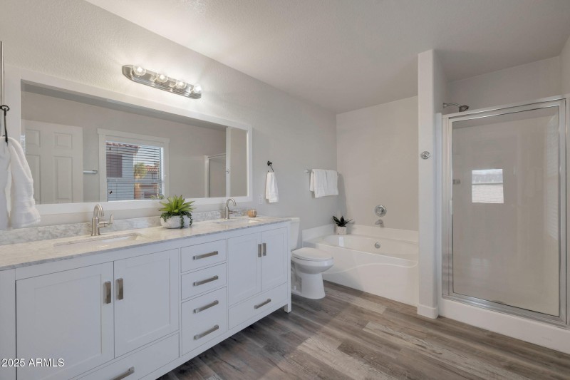 LUXURIOUS PRIMARY BATH