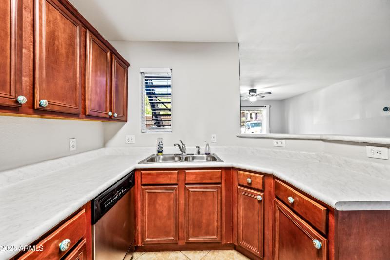 9-17017N12S1126-ocupix