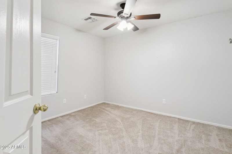 20-web-or-mls-46179-w-starlight-dr