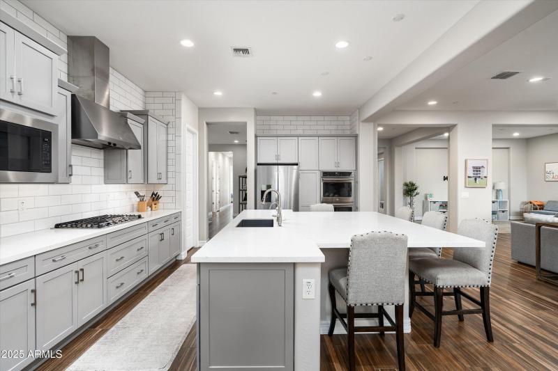 24-3727 E Fargo St (24 of 68)