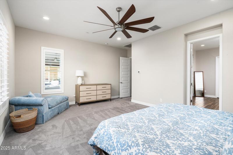 32-3727 E Fargo St (32 of 68)