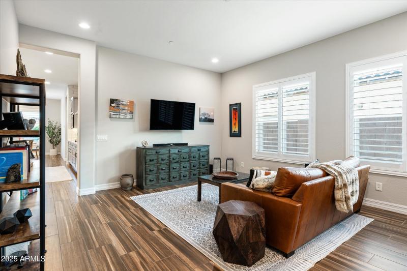 38-3727 E Fargo St (38 of 68)