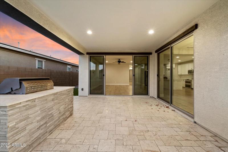 Covered Patio w/ Built-in BBQ