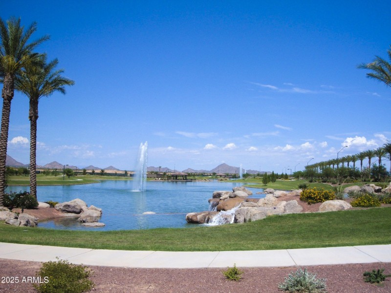 Villago entrance & lakes 003