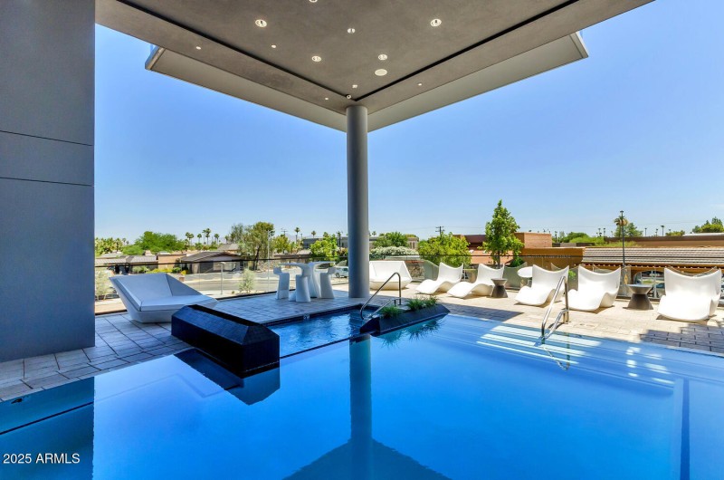 4422 N 75th St-large-032-022-TOD 2798-15