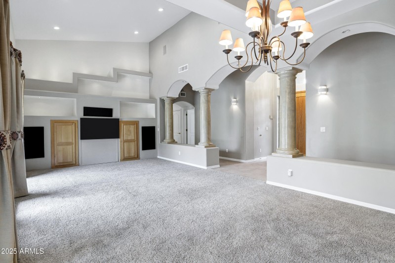 3819 E Ivyglen St-10