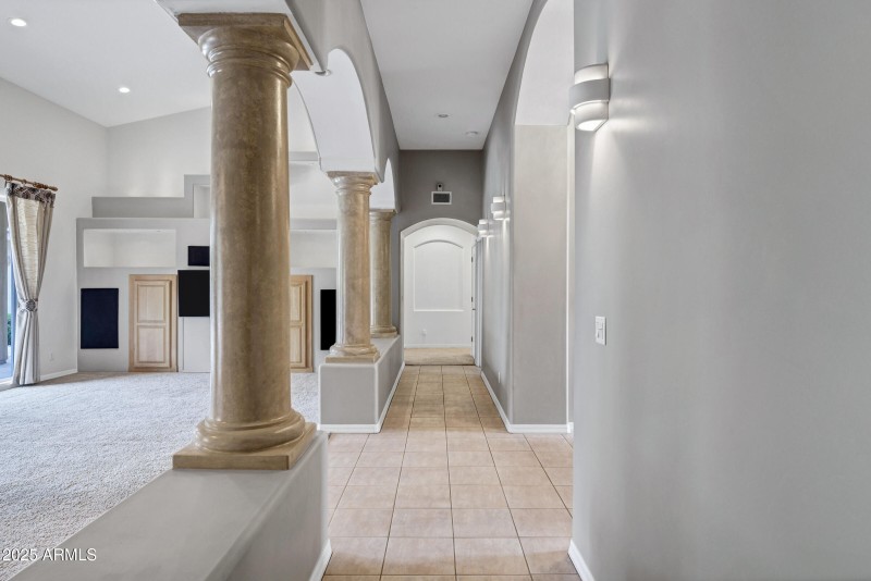 3819 E Ivyglen St-11