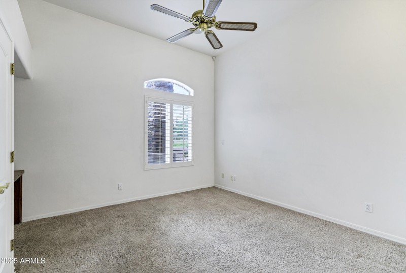 3819 E Ivyglen St-30