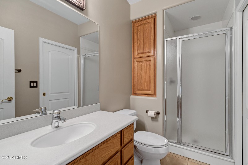 3819 E Ivyglen St-48