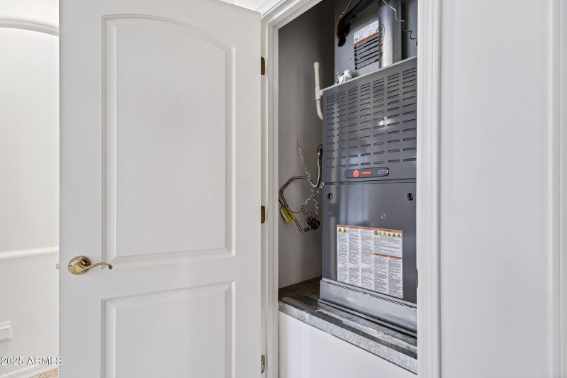 3819 E Ivyglen St-51