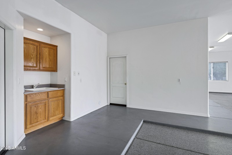 3819 E Ivyglen St-58