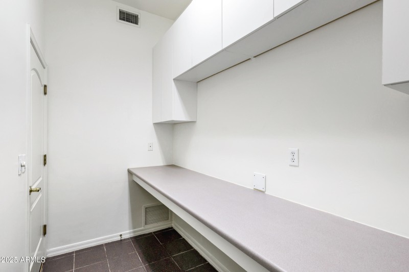 3819 E Ivyglen St-60