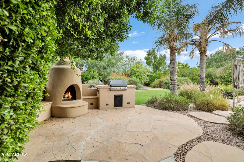 3819 E Ivyglen St-71