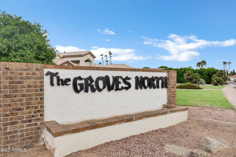 3819 E Ivyglen St-74