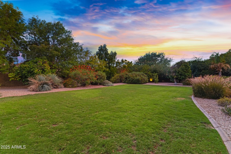 3819 E Ivyglen St-84