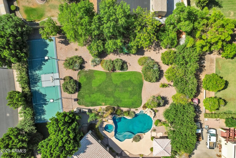 3819 E Ivyglen St-92