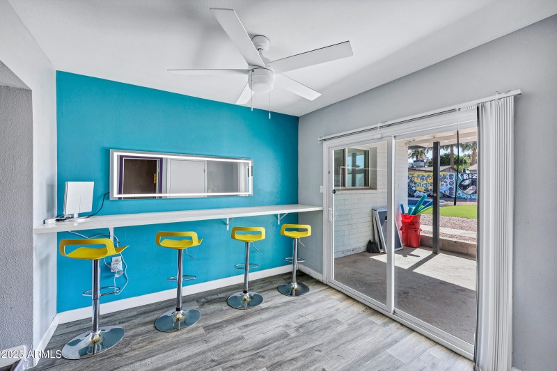 2012 N Van Ness Ave-14