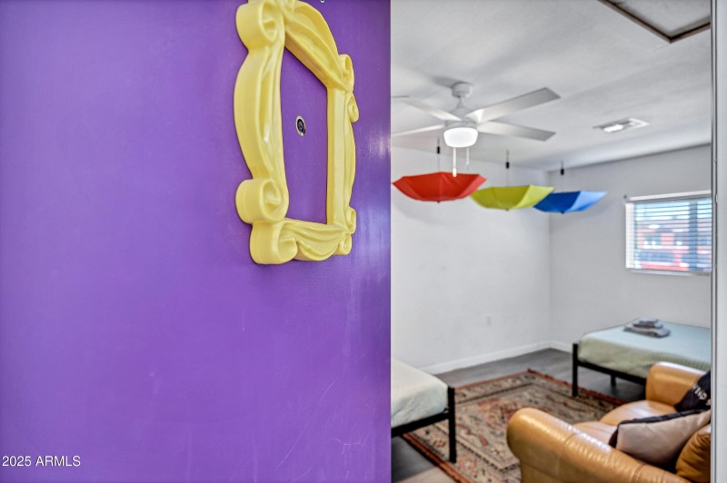 2012 N Van Ness Ave-15