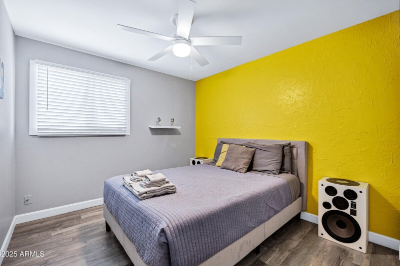 2012 N Van Ness Ave-19