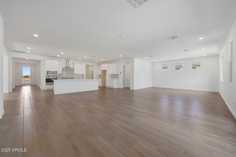 1025_Crimson_14786_Greatroom+(2)