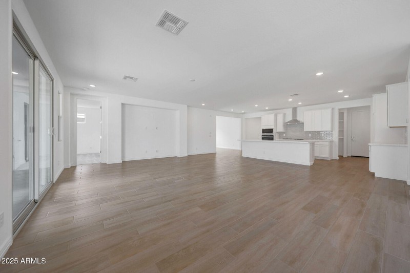 1025_Crimson_14786_Greatroom+(3)