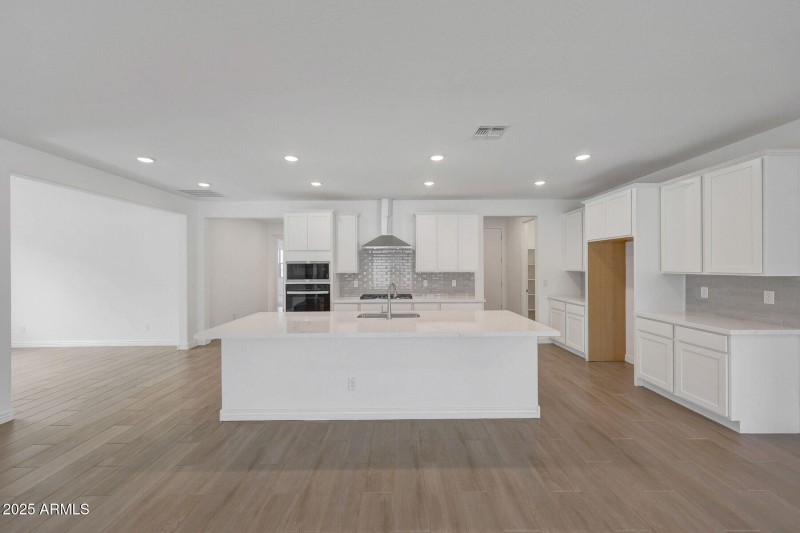 1025_Crimson_14786_kitchen+(2)