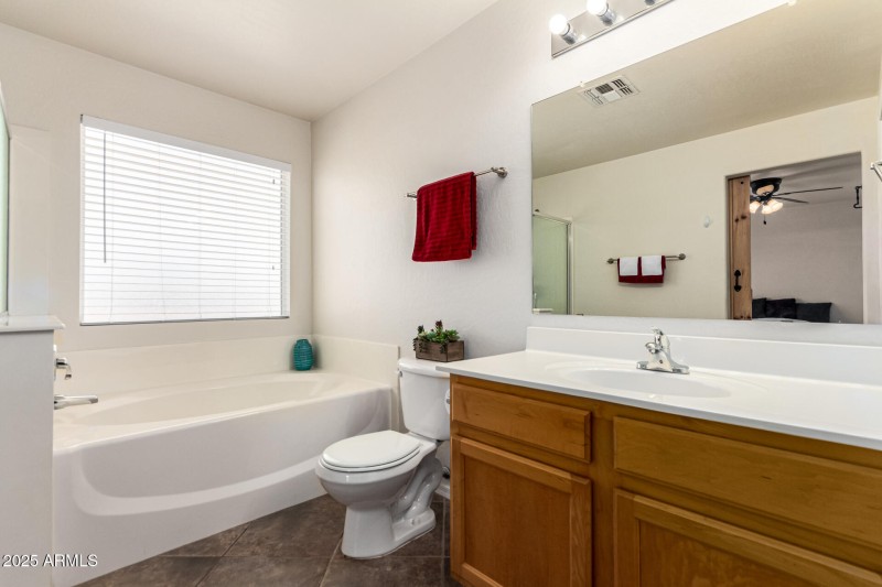 Port Royale Primary Bath