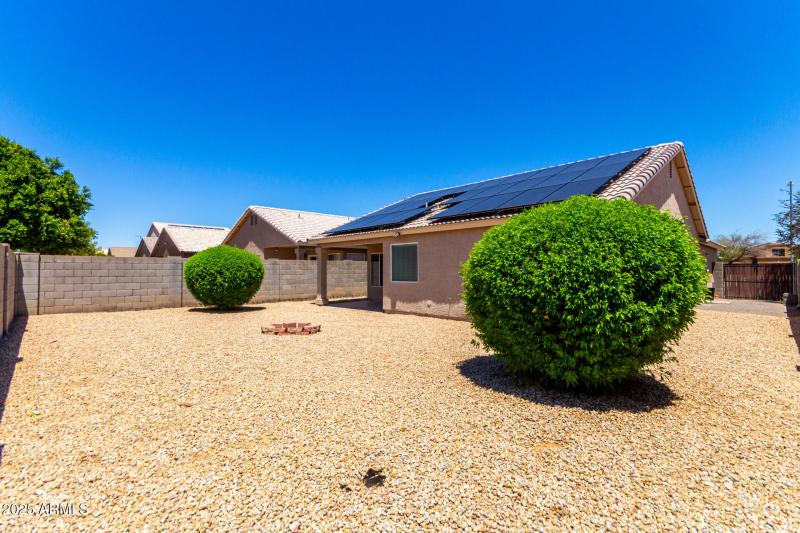 Port Royale Desert Landscaped Back