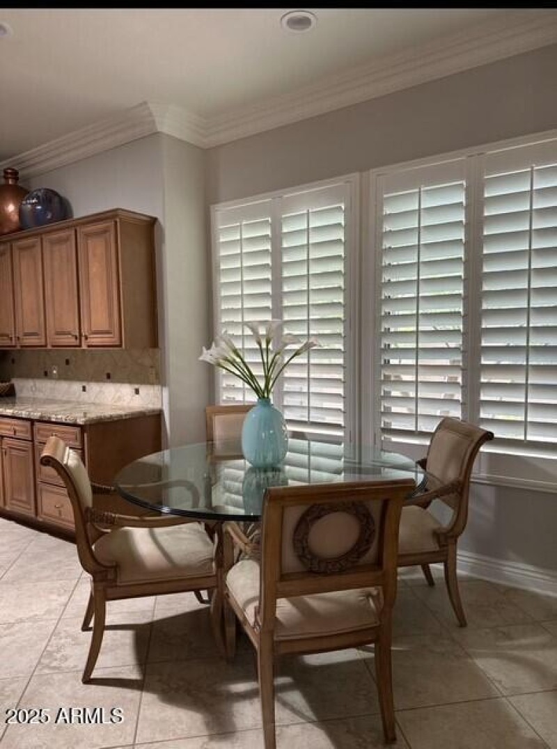 Breakfast Table in Kitchen