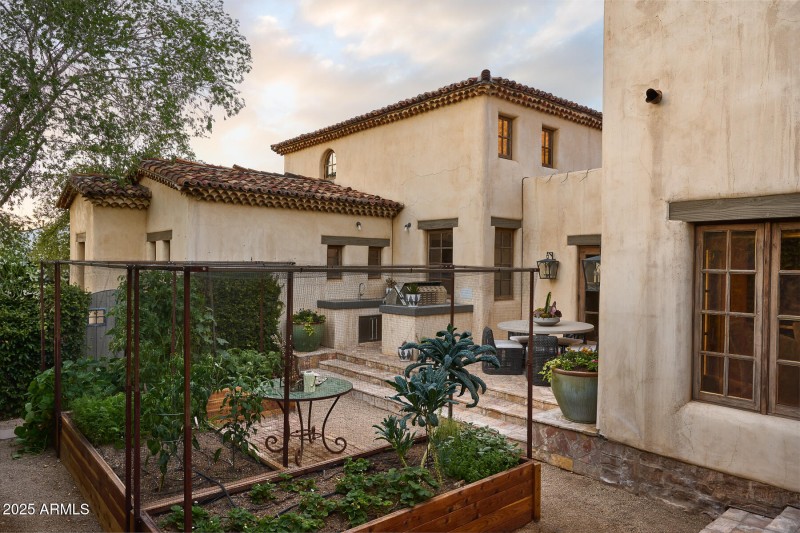 Garden off of the kitchen