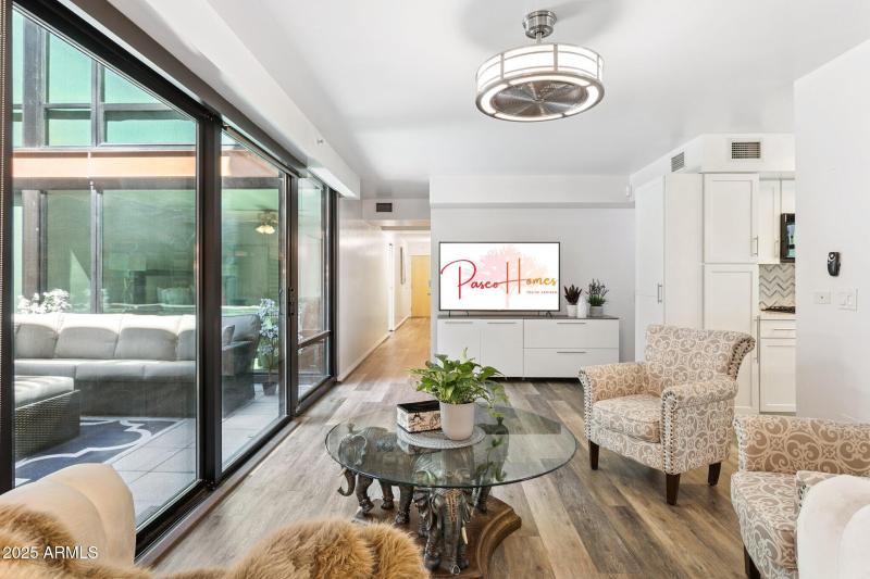 5-web-or-mls-4808-n-24th-st-unit-208