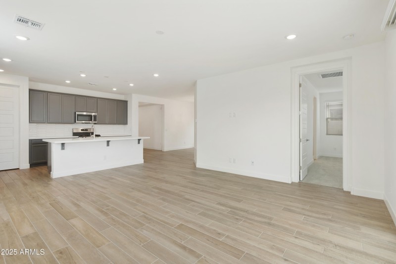 GREAT ROOM / KITCHEN