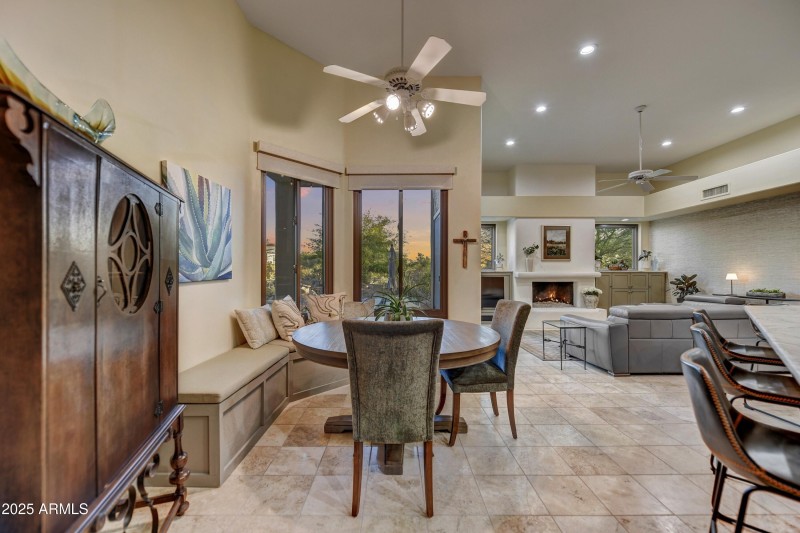 Breakfast Room ~ Banco Seating